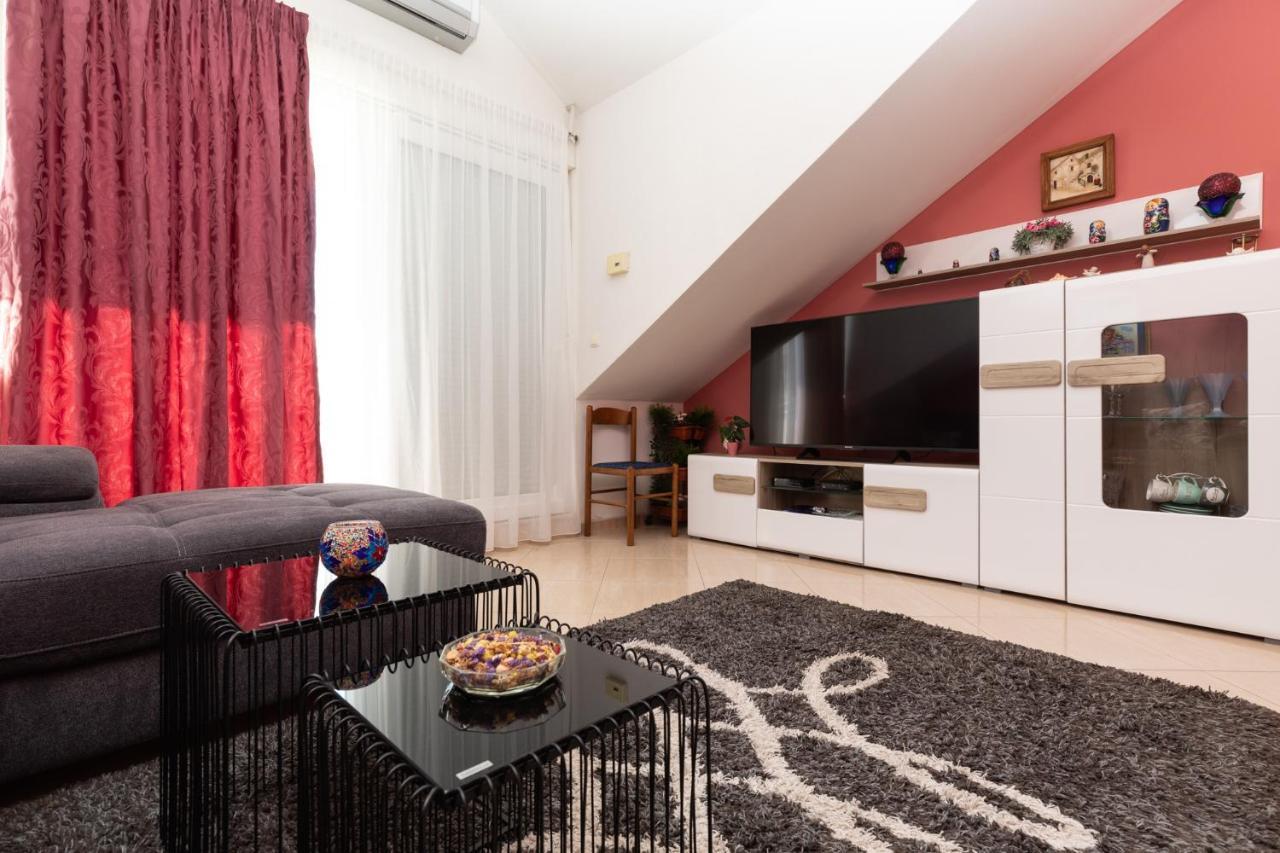 Apartman Monika Omiš Exterior foto